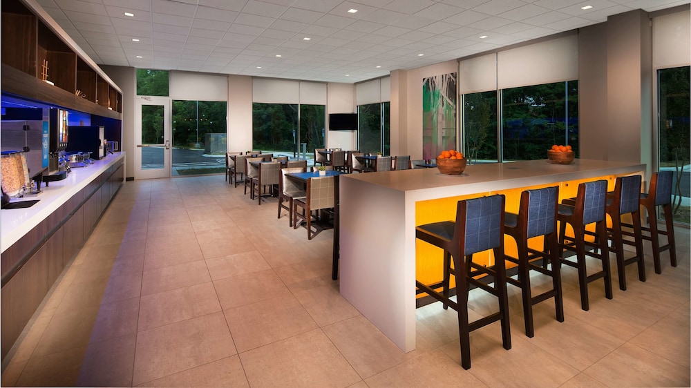 GLō Best Western Nashville Airport - photo 17