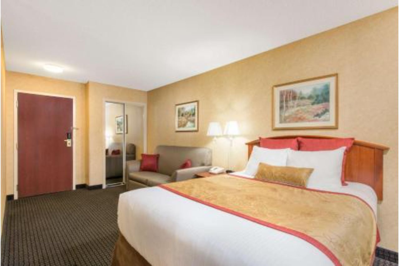 Lancaster Suites - photo 26