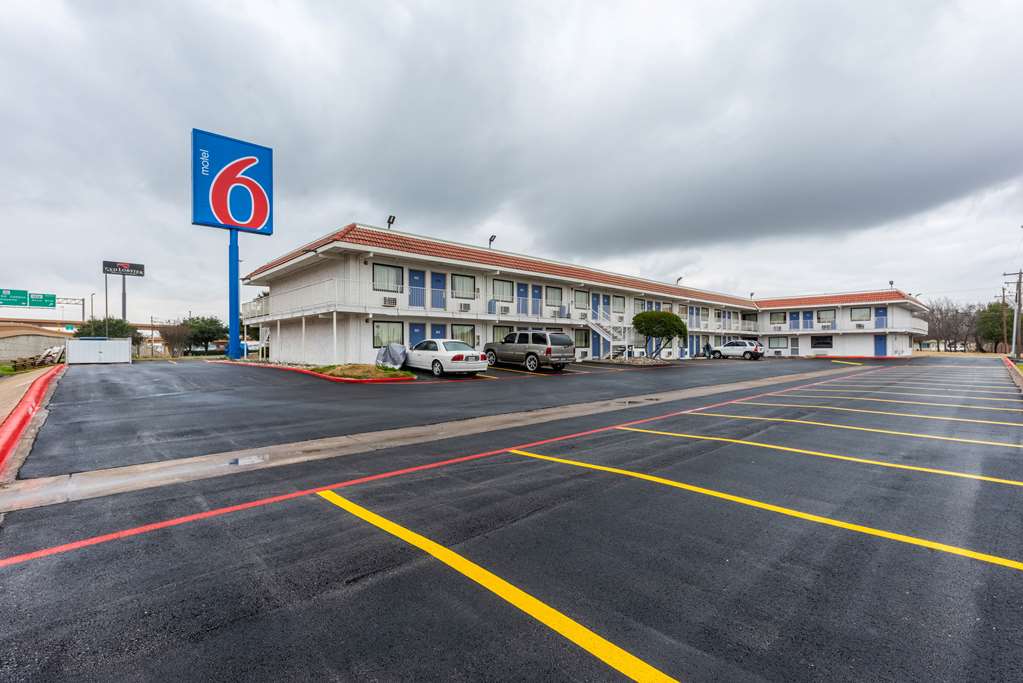 Motel 6 North Richland Hills TX - photo 9