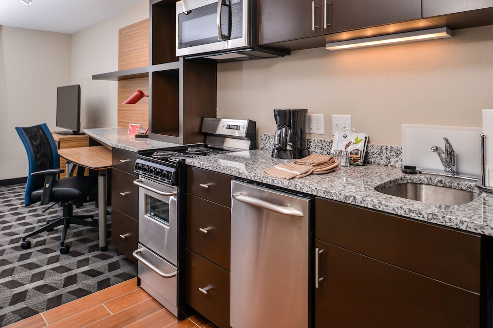 TownePlace Suites by Marriott Charleston West Ashley - photo 9
