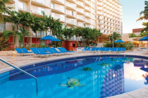 Wyndham Waikiki Beach Walk 3BR Apartment with Resort Access in Honolulu, United States