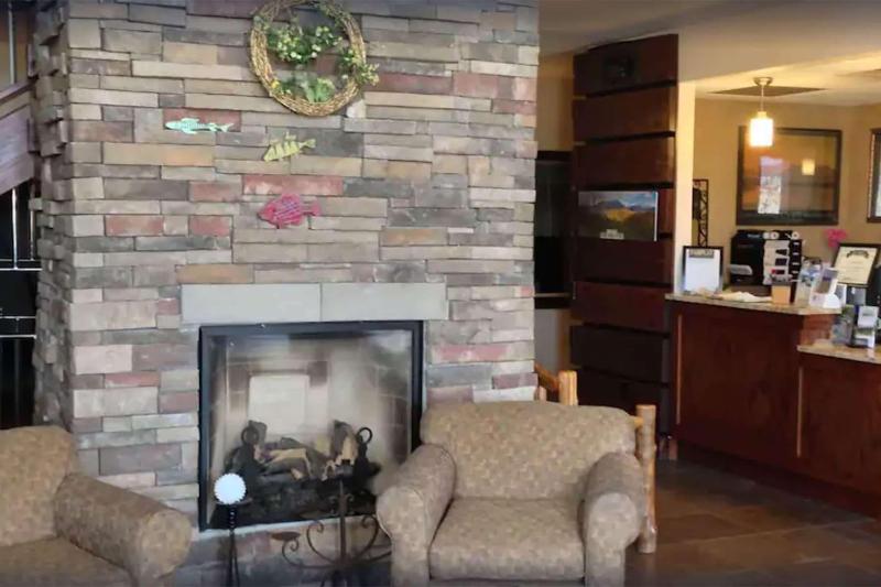 A Riverside Inn Travelodge by Wyndham - photo 7
