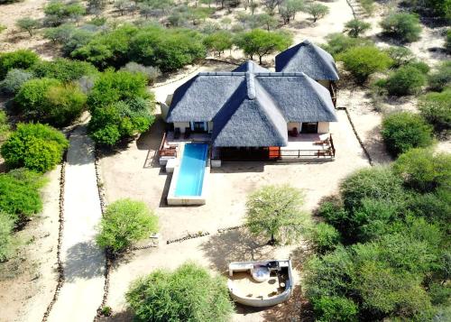Beautiful Mountain Views from A 2 Bedroom Home with Pool — 4-Star Luxury Hotel in Hoedspruit, South Africa