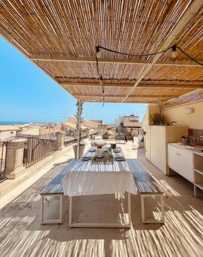 Alma Maris Terrazza al Tempio by Bed&Bros — 4-Star Luxury Hotel in Siracusa, Italy