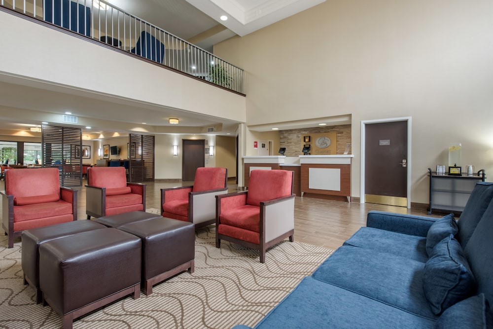 Comfort Suites Lafayette University Area - photo 9