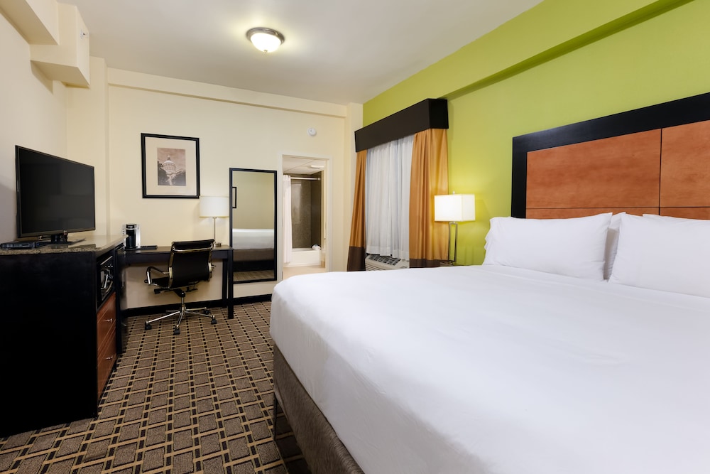 Holiday Inn Express & Suites Atlanta Downtown by IHG - photo 8