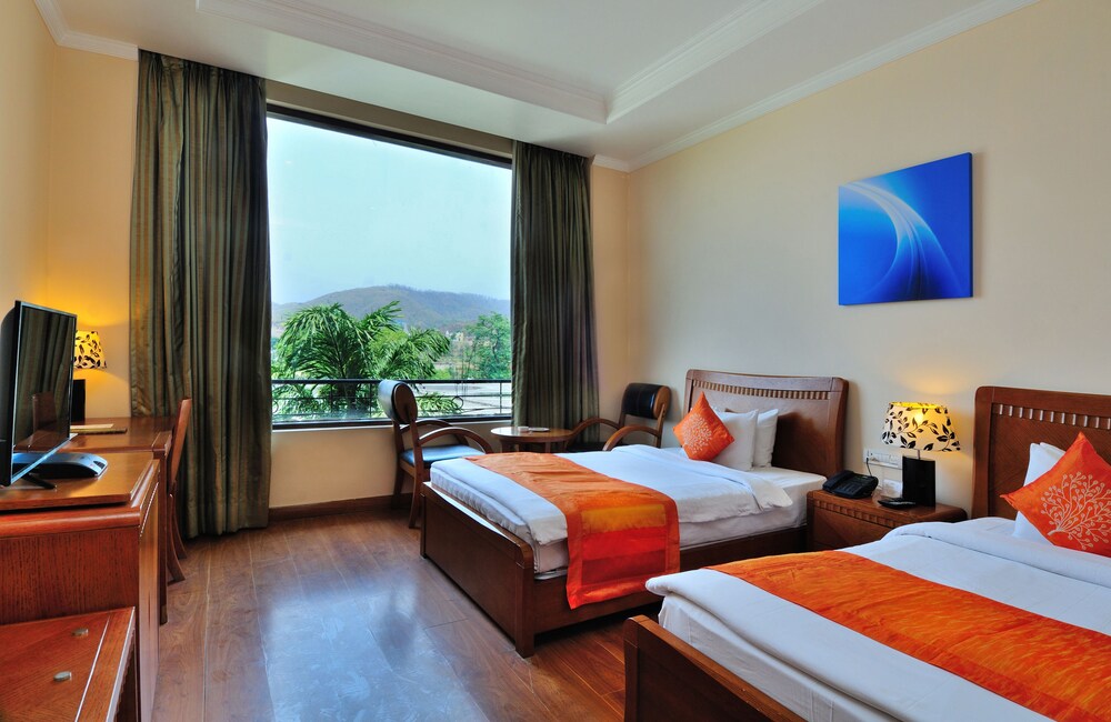 Hotel Gianz - carbon neutral hotel in Baddi