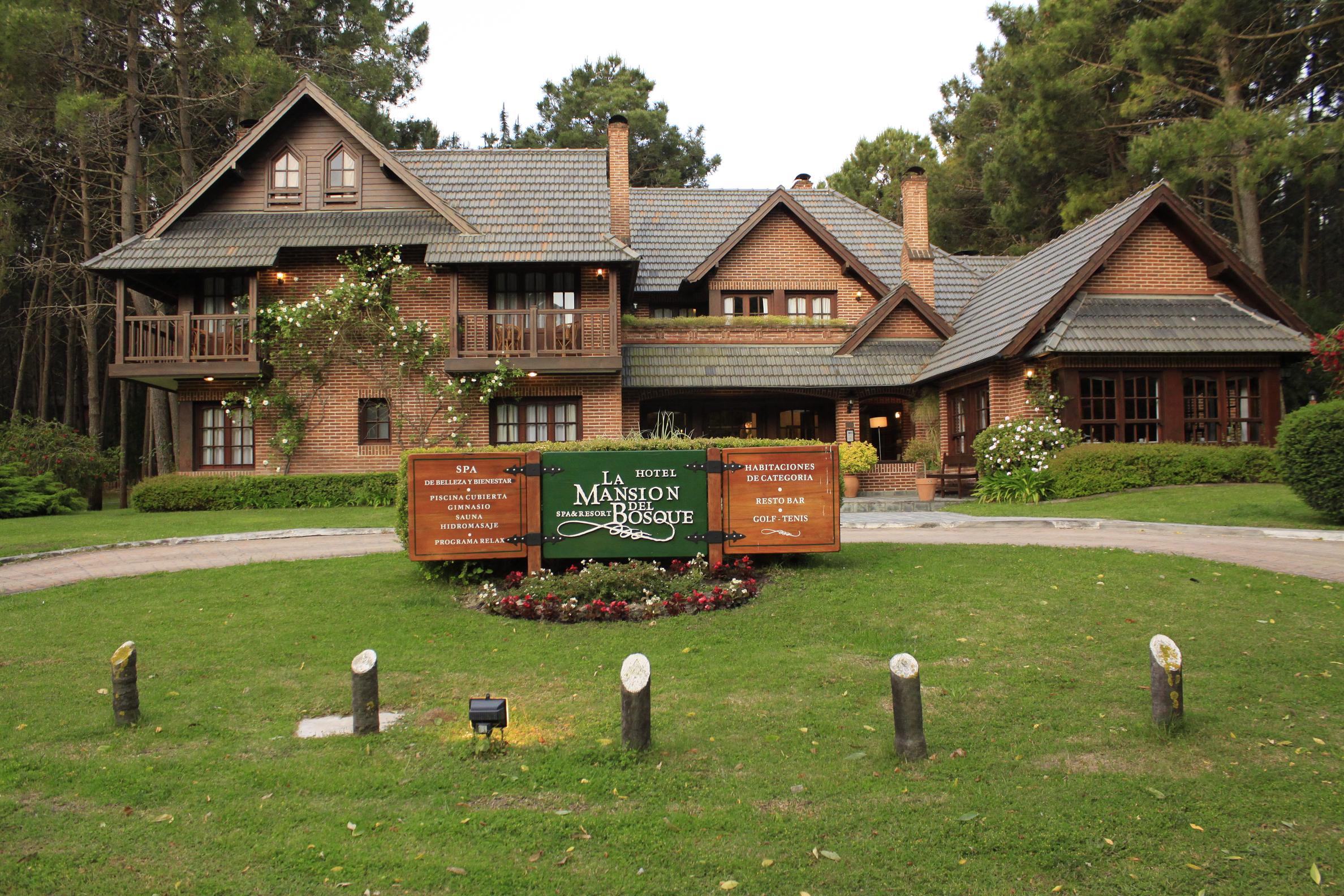 La Mansión del Bosque in Pinamar, Argentina