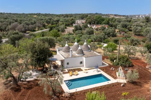 Trullo Orto dei Nonni Le Case di Valentina — 4-Star Luxury Hotel in Ceglie Messapica, Italy