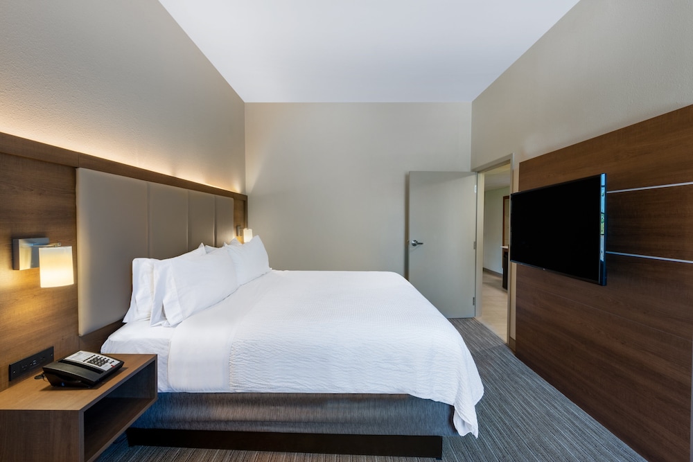 Holiday Inn Express State College at Williamsburg Square by IHG - photo 12