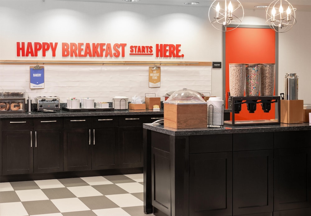 Hampton Inn & Suites La Crosse Downtown - photo 41
