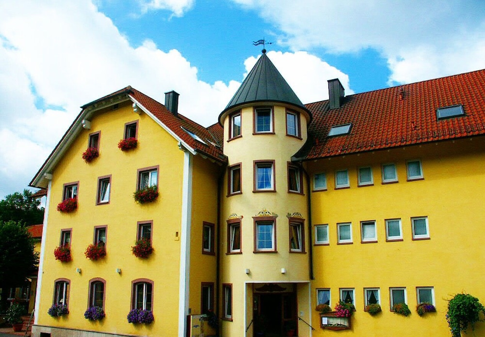 Hotel zum Engel — Mespelbrunn — photo 2