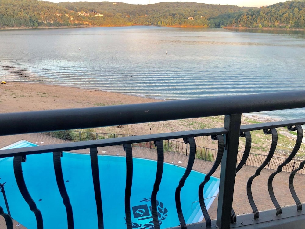 D'Monaco Luxury Resort - photo 37