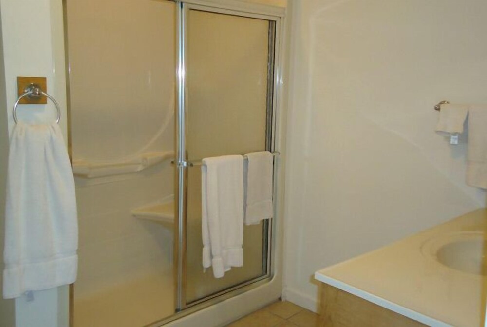Adirondack Inn - photo 15
