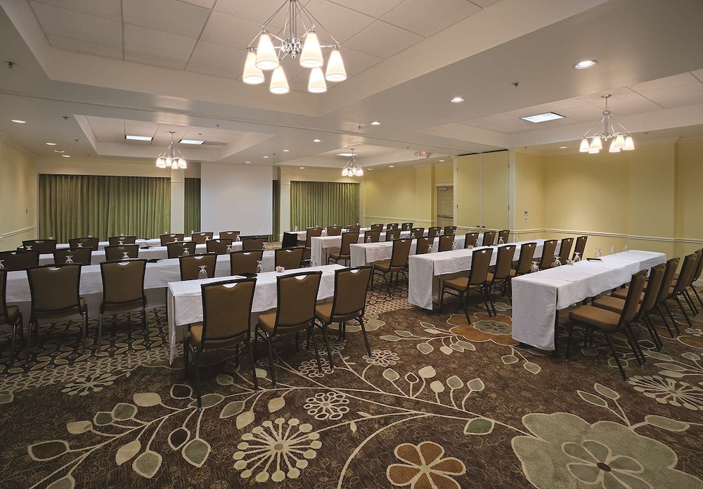 Doubletree Suites by Hilton at The Battery Atlanta - photo 61
