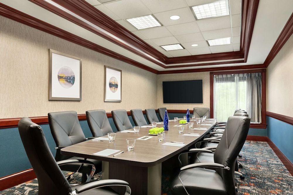 Hampton Inn Dulles Cascades - photo 36