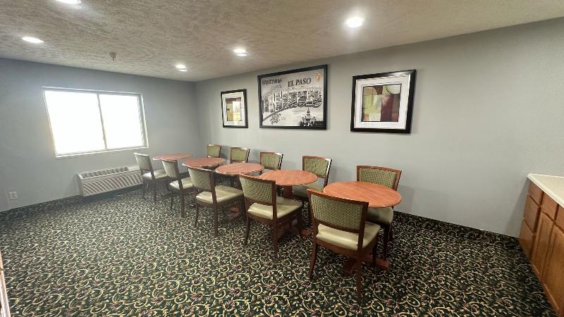 Burgundy Inn & Suites - photo 8
