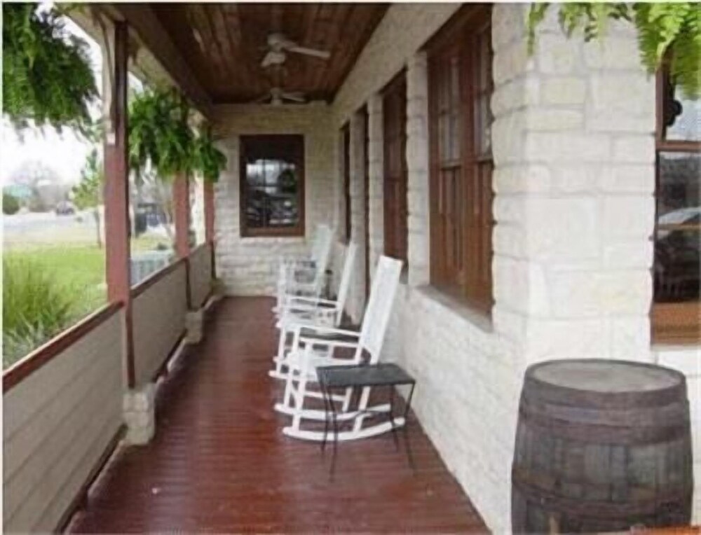 Texas Hill Country Hotel By Holiday Creek - photo 32