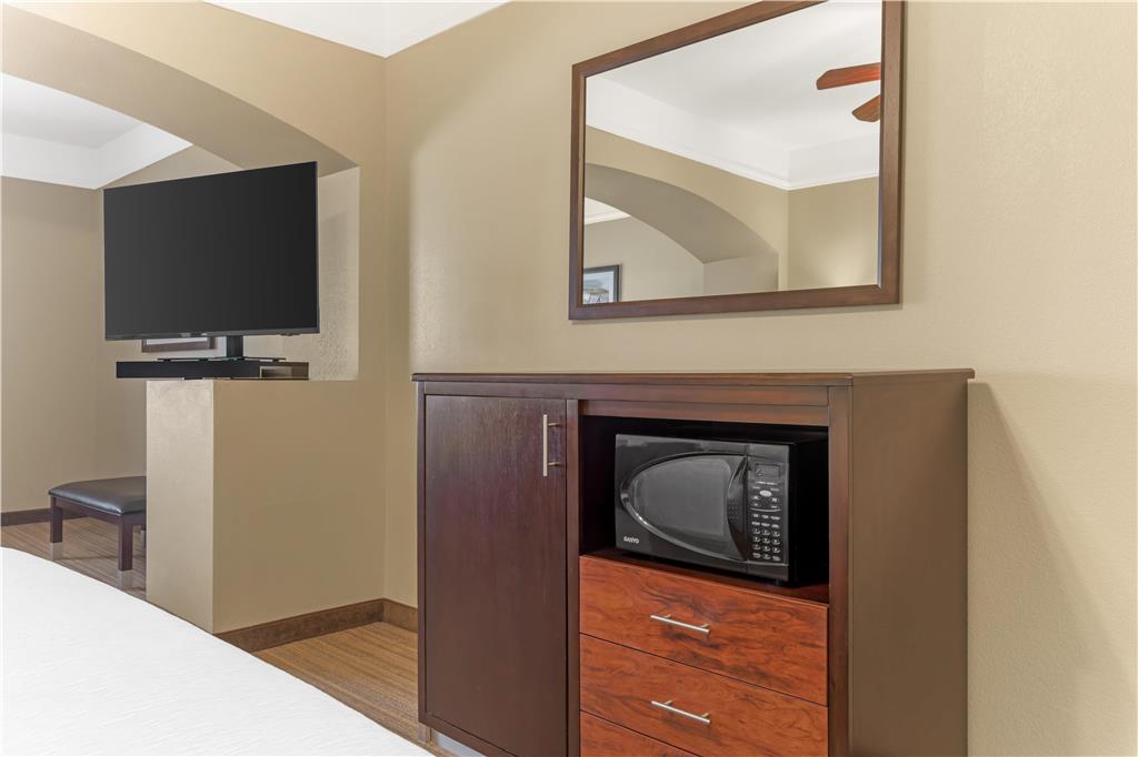 Best Western Plus Monica Royale Inn & Suites - photo 18