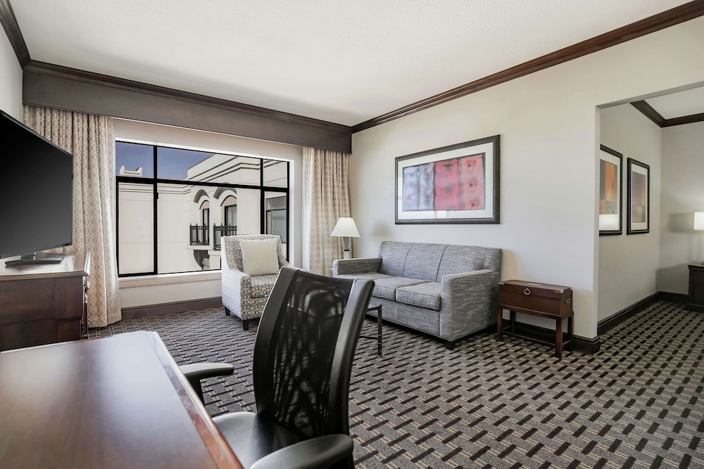 Hilton Phoenix Chandler - photo 17