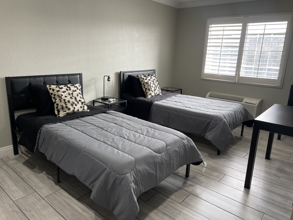 Cabana Inn & Suites - photo 6