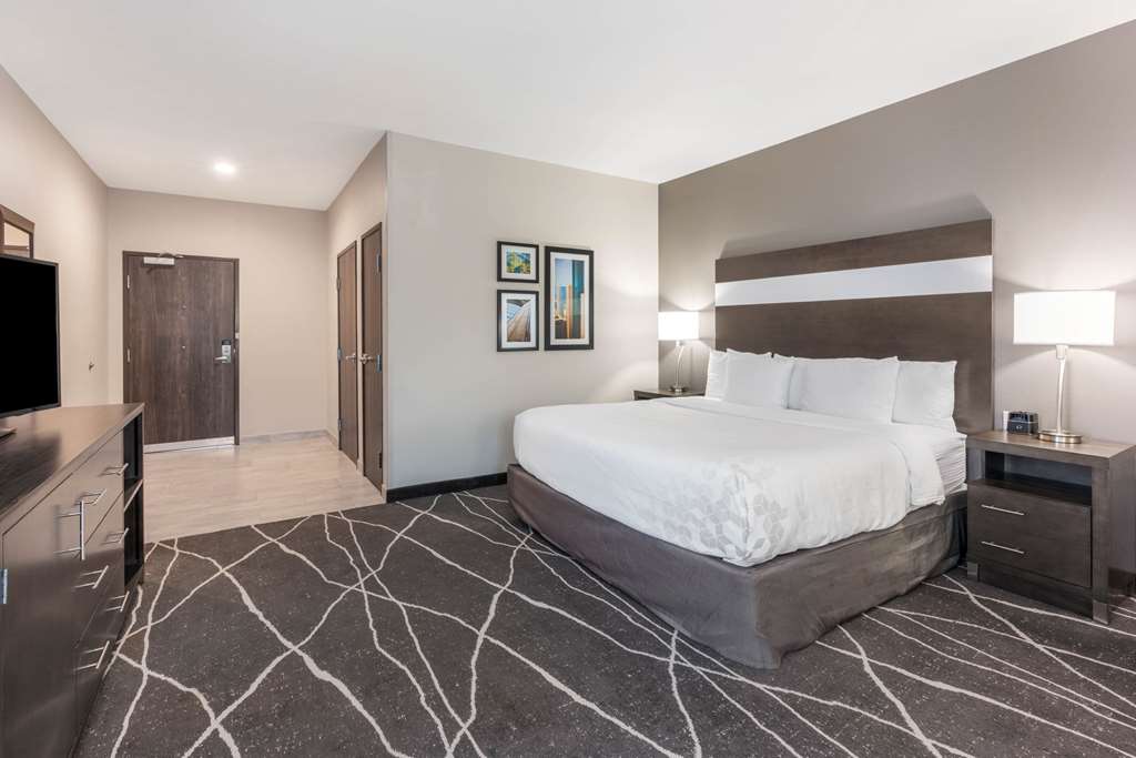 La Quinta Inn and Suites by Wyndham Houston Spring South - photo 11