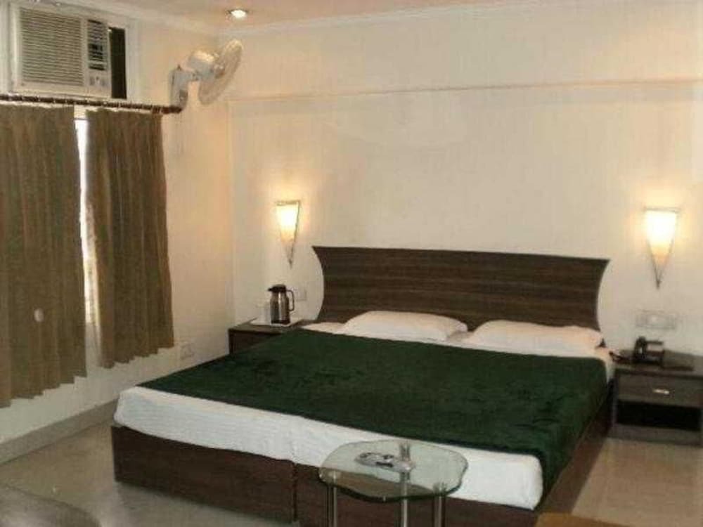 Good Times Tripti — Karol Bagh