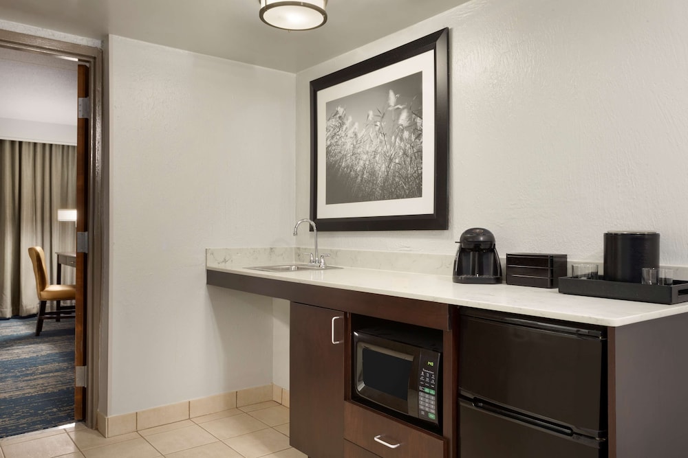 Embassy Suites by Hilton Columbus - photo 17