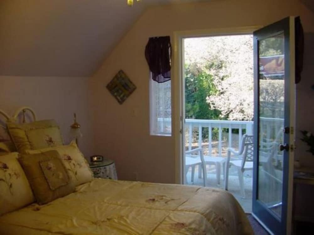 Apple Blossom Inn - photo 30