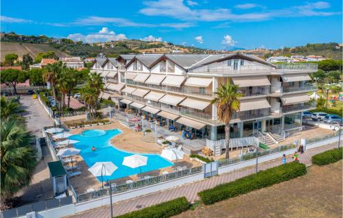 Pet Friendly Apartment — 4-Star Luxury Hotel in Roseto Degli Abruzzi, Italy