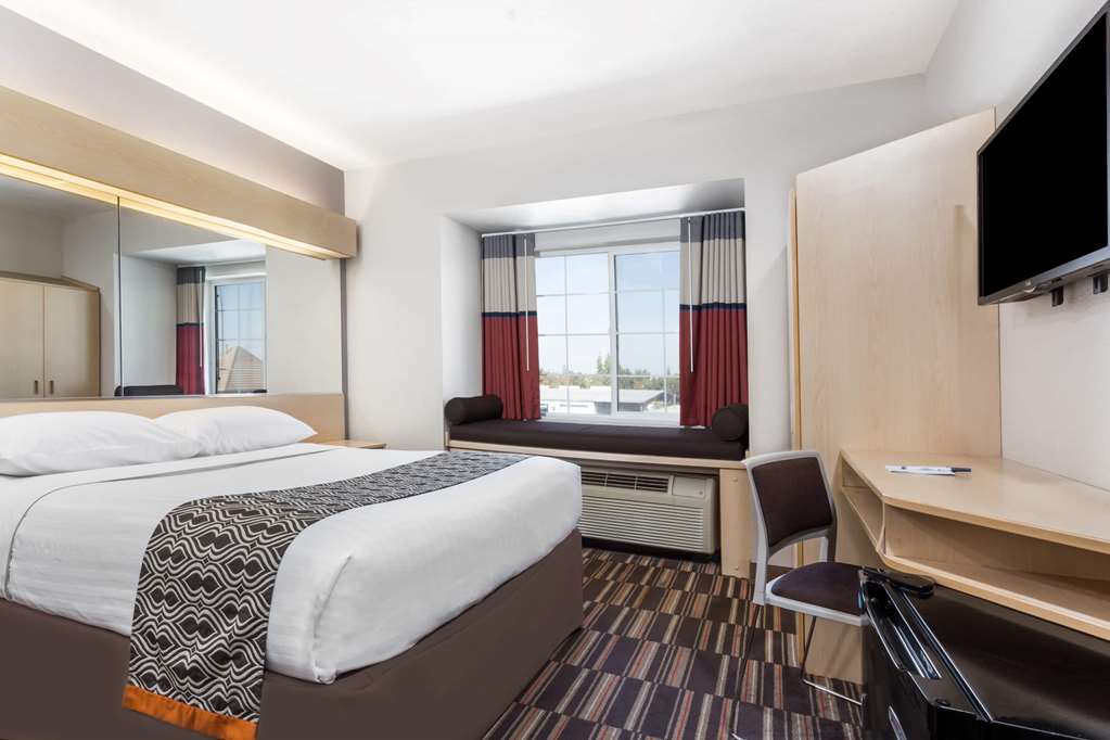 Microtel Inn & Suites by Wyndham Modesto Ceres - photo 7