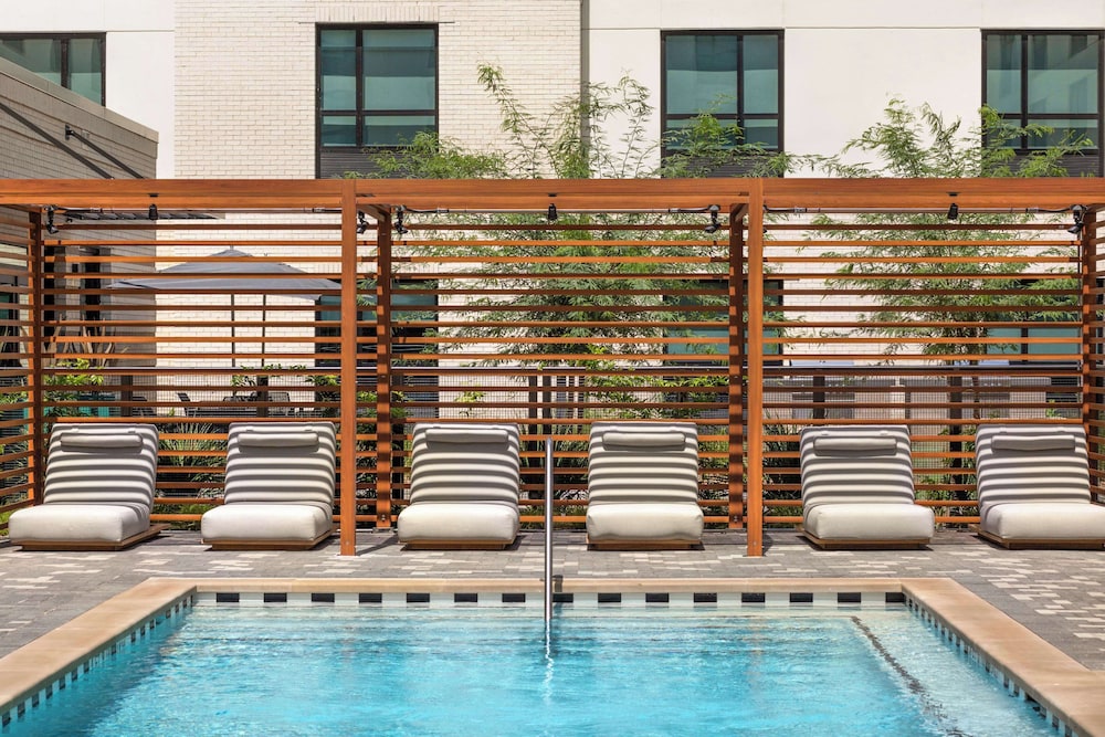 Home2 Suites by Hilton Austin East Side 5th Street - photo 2
