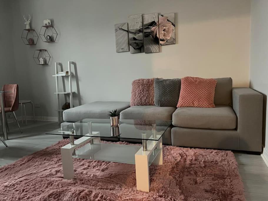 Stunning 2 Bedroom Flat Next to Victoria Hospital — 4-Star Luxury Hotel in Kirkcaldy, United Kingdom