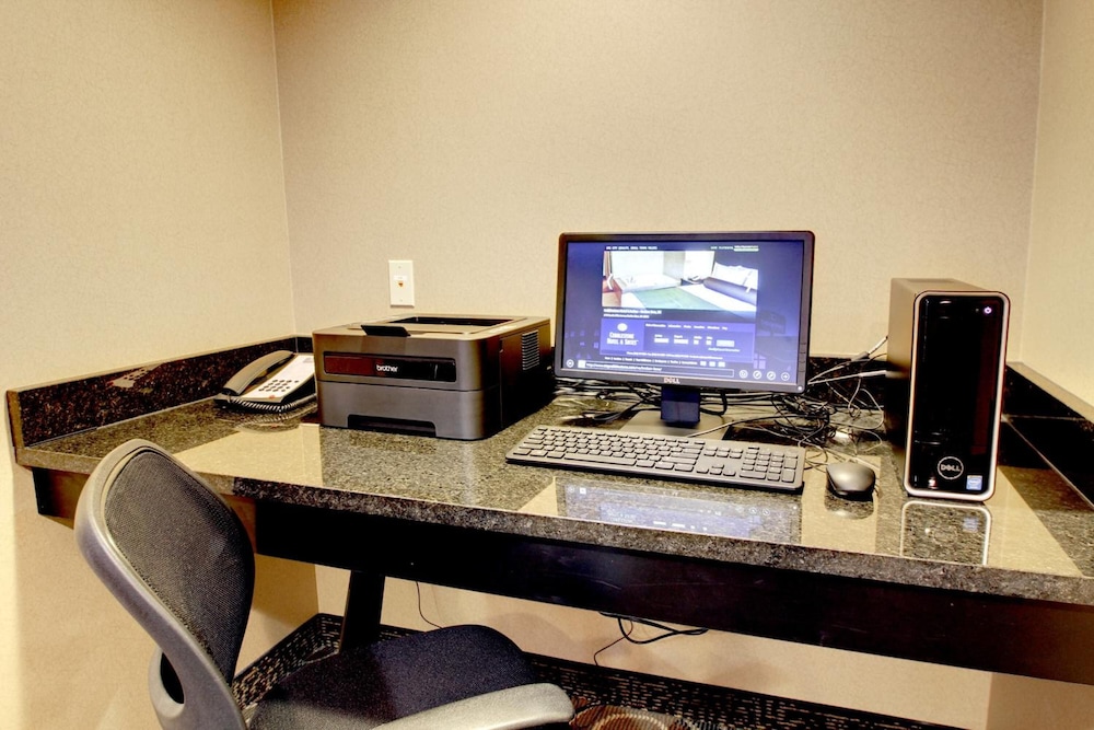 Cobblestone Hotel & Suites Waynesboro - photo 60