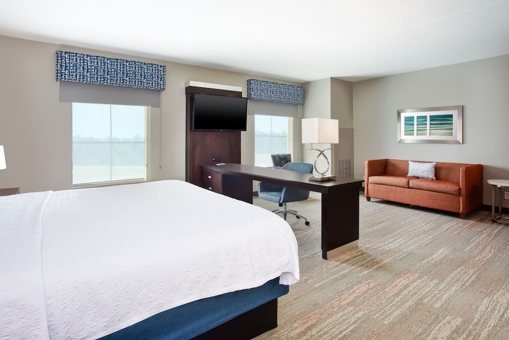 Hampton Inn & Suites Columbia Southeast Ft. Jackson - photo 4