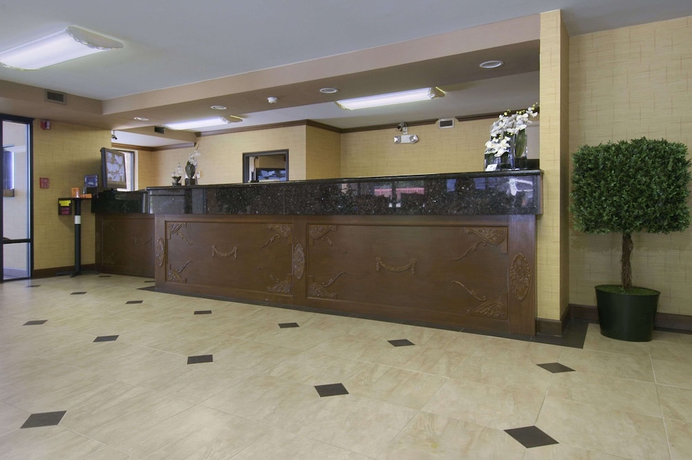 Red Roof Inn Leeds - photo 3