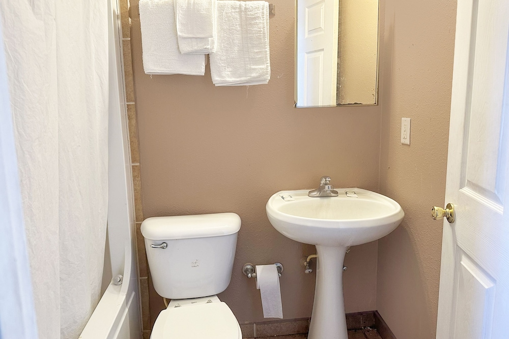 Sparta Seven Motel By OYO near Milledgeville - photo 29
