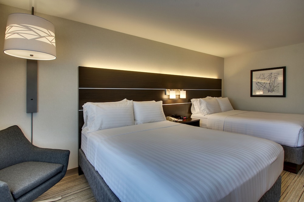 Holiday Inn Express & Suites Morris by IHG - photo 35
