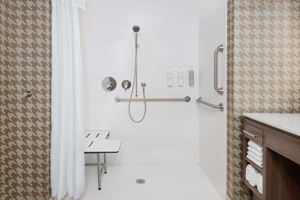 Home2 Suites by Hilton Wildwood The Villages - photo 17