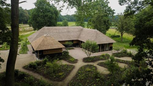 Night & Day - carbon neutral hotel in Honfleur
