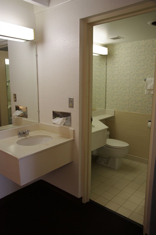 Garden Inn New Stanton Greensburg - photo 18