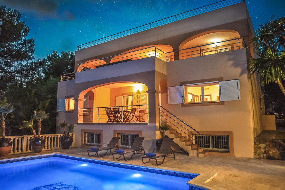 Villa Can Pera Serra — 4-Star Luxury Hotel in Sant Josep De Sa Talaia, Spain