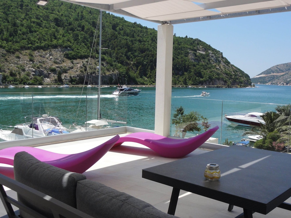 Villa Riva Five Bedroom Villa With Pool and Sea View