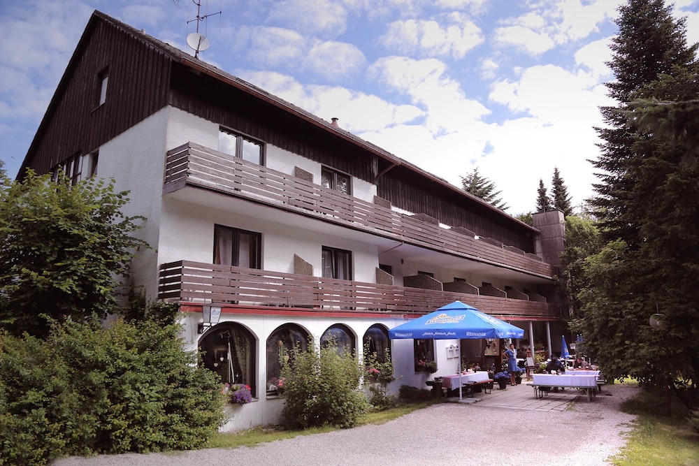 Hotel Rennsteig — hotel in Wurzbach