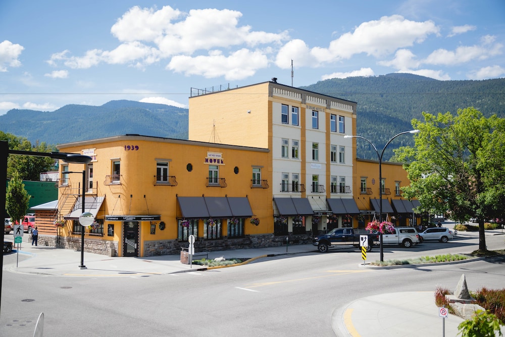 The Adventure Hotel - carbon neutral hotel in Nelson