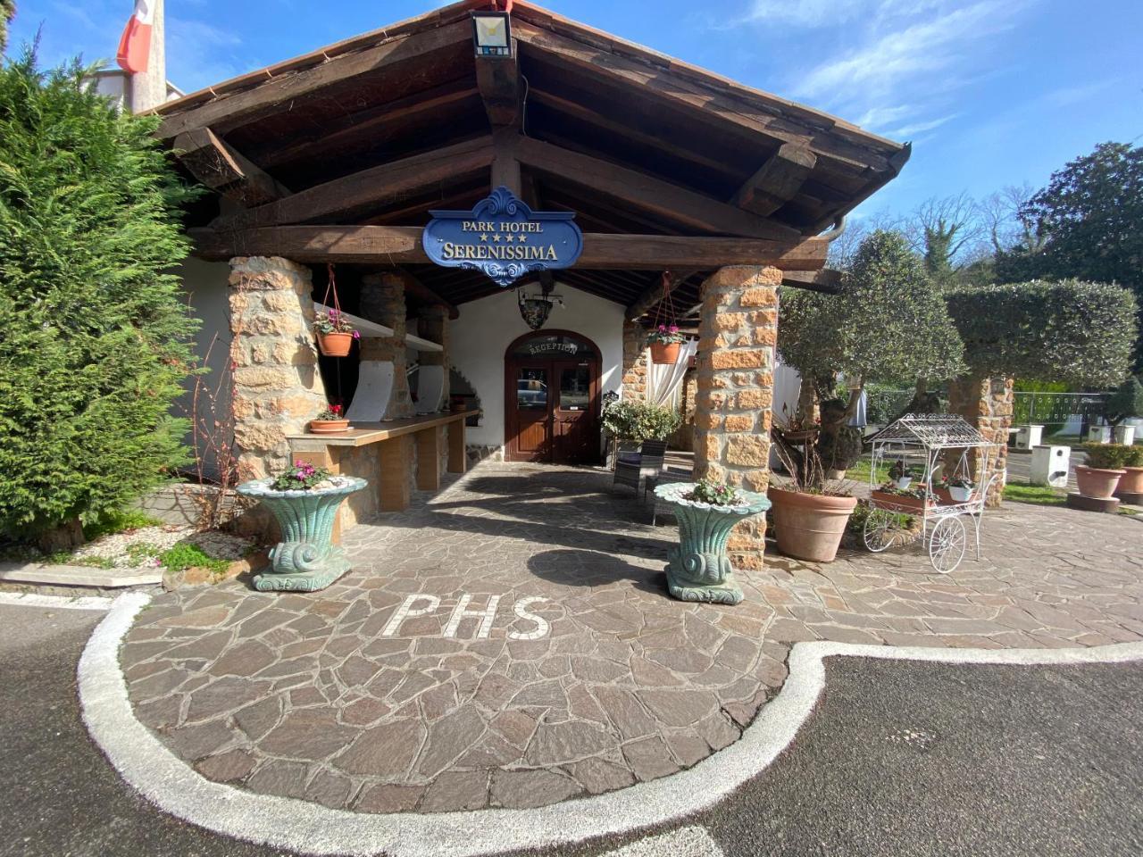 Park Hotel Serenissima — 4-Star Luxury Hotel in Sacrofano, Italy