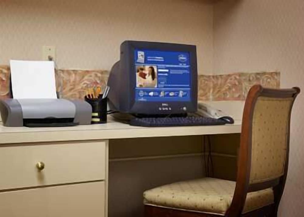 Hampton Inn Valdosta Lake Park Area - photo 26
