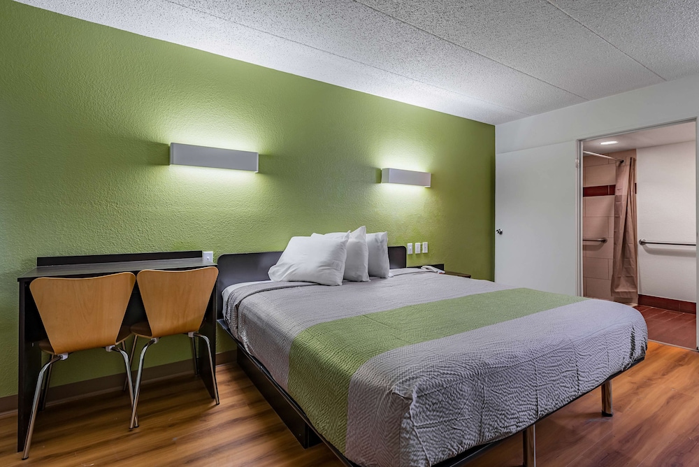 Days Inn by Wyndham Cincinnati I 71 - photo 8
