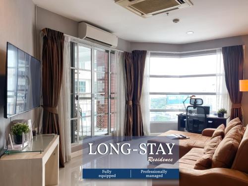 Upscale Modern 2BR Ultra Fast WiFi BTS Asoke