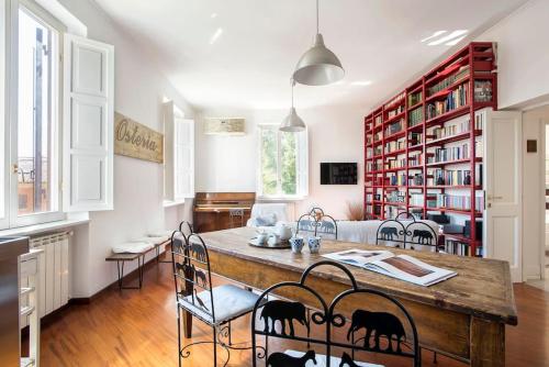 Vittoria in Trastevere Apartment — 4-Star Luxury Hotel in Rome, Italy